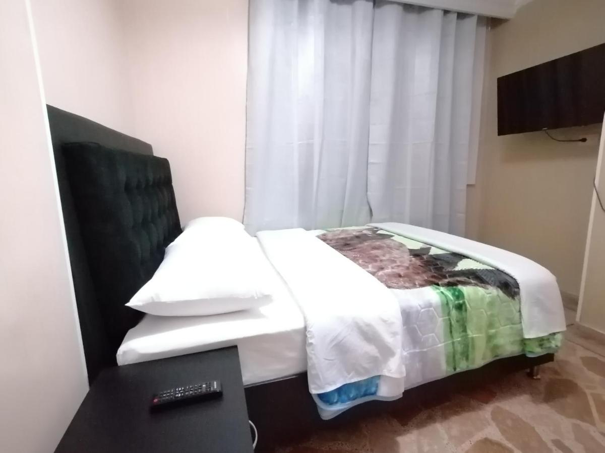 Hotel Golden Suite เปเรย์รา ภายนอก รูปภาพ