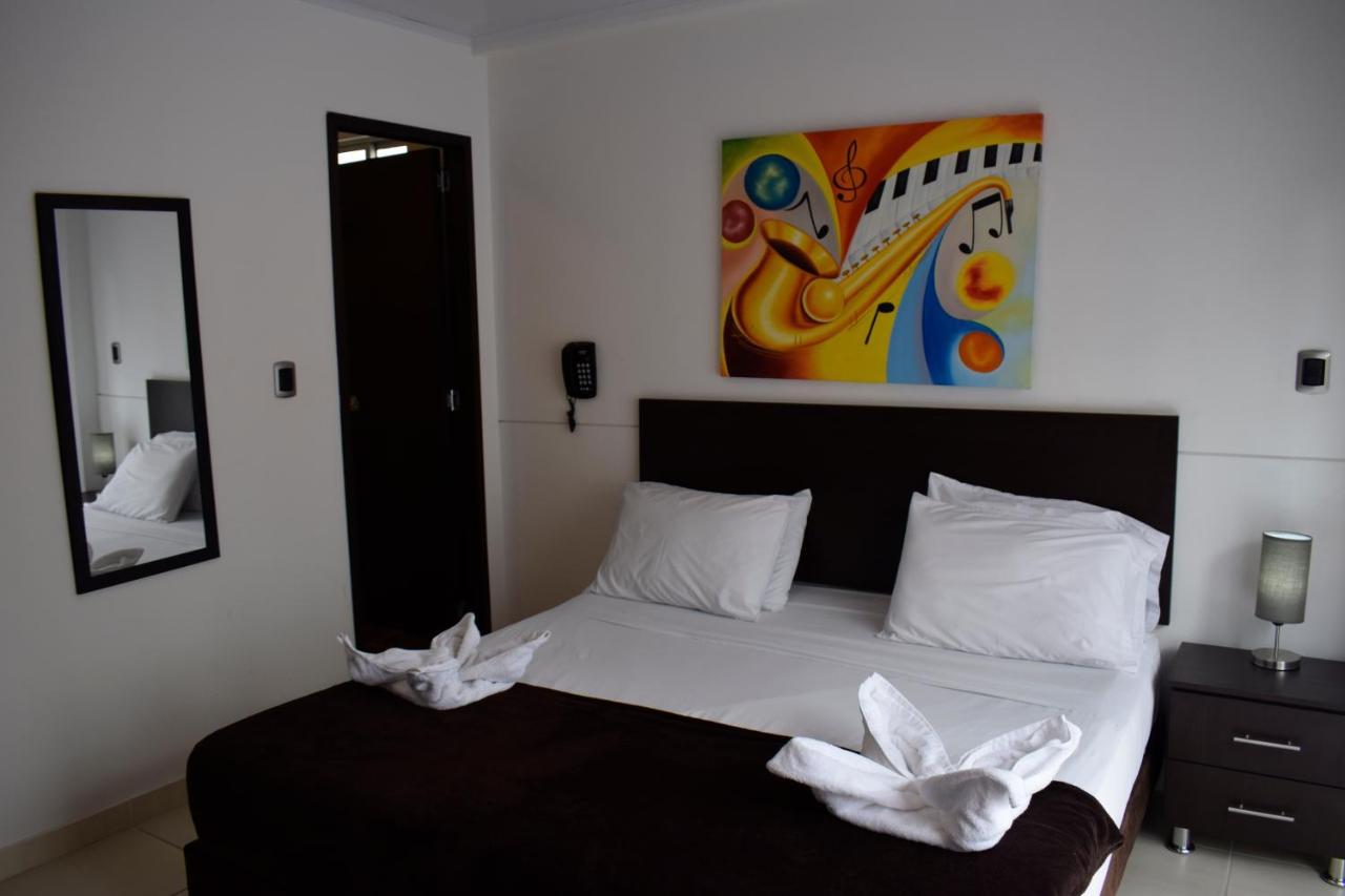 Hotel Golden Suite เปเรย์รา ภายนอก รูปภาพ